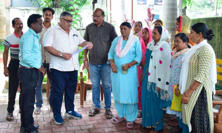 जनदर्शन में पर्यटन एवं संस्कृति मंत्री अग्रवाल ने सुनीं लोगों की समस्याएं, त्वरित समाधान के दिए निर्देश