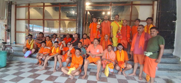 पूर्व प्रदेश महामंत्री कृष्ण कुमार राय के नेतृत्व में जशपुर से निकला शिवभक्तों का जत्था, बाबा बैद्यनाथ धाम में किया जलाभिषेक