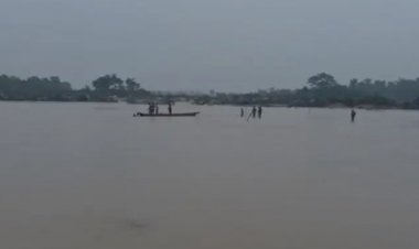 KANKER KOTRI RIVER ACCIDENT : कोटरी नदी में नाव पलटी, 12 लोग डूबने से बचे