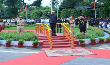 स्वतंत्रता दिवस-2026 : राज्यपाल डेका ने लोेकभवन में किया ध्वजारोहण